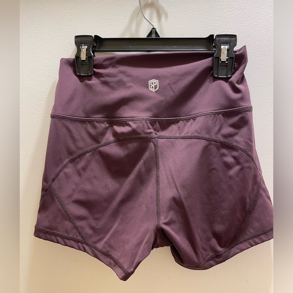 Medium Born Primitive sports VGUC - Picture 1 of 4